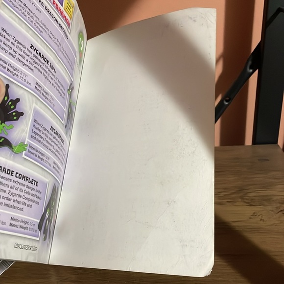 Pokémon Super Deluxe Essential Handbook – Over 800 Characters – Scholastic Guide - Picture 10 of 10